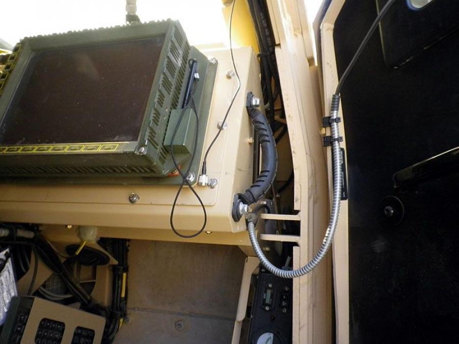 Детали интерьера Oshkosh M-ATV 2009 года  (фото 282 из 676)